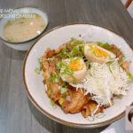 【食記】台北松山區「桔橙子食事處」：驚喜十足煎烤薑汁燒肉，必點熱氣騰騰日式炸豆腐！